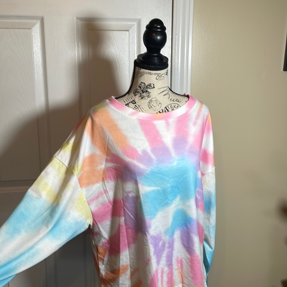 Rainbow long sleeve tee. - Picture 4 of 5